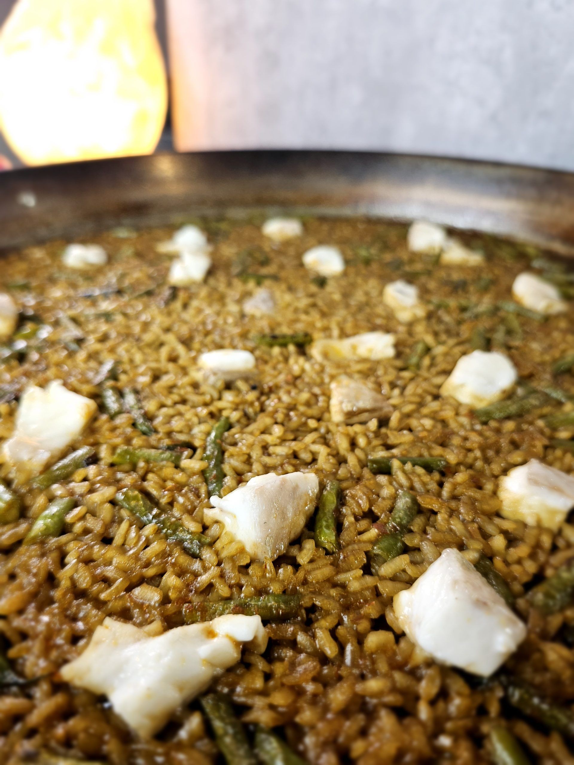 Arroz en paella de DORADA Y verdura