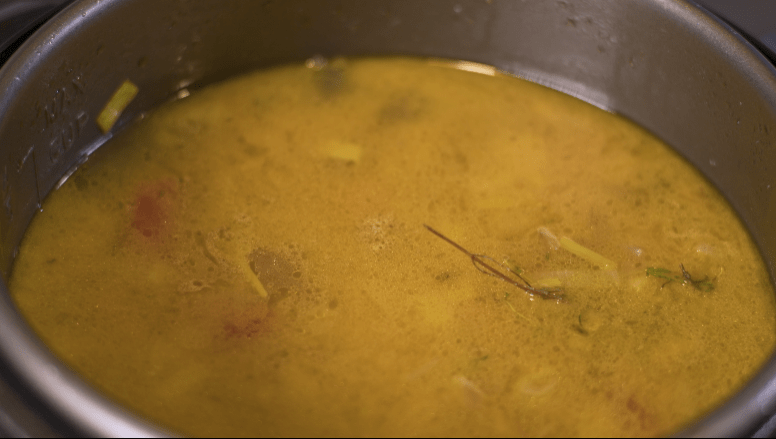 Caldo de POLLO  a la cerveza TOSTADA